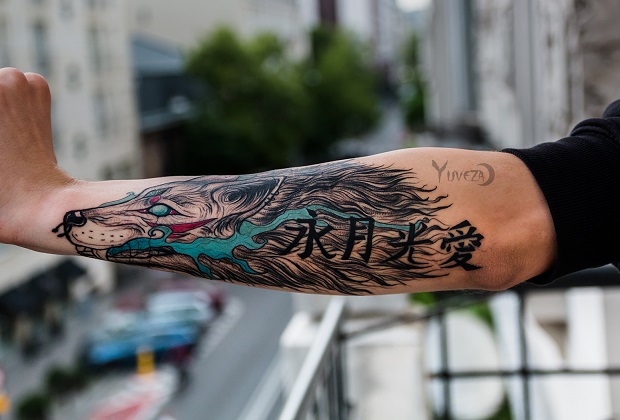 Tatuaż na przedramieniu- ponadczasowy klasyk