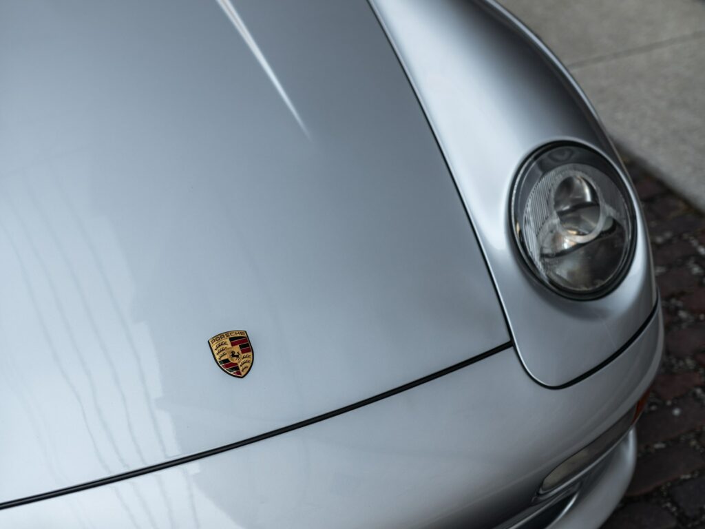 https://cdn.elferspot.com/wp-content/uploads/2020/03/1996-Porsche-911-GT2-42-1.jpg