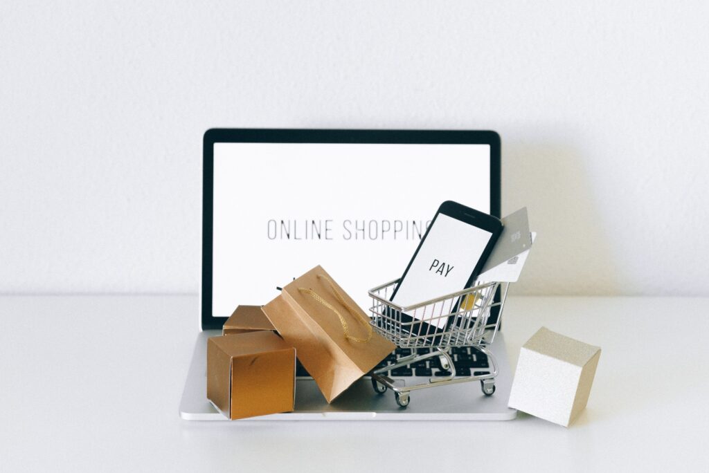 Jak optymalizować e-commerce B2B? 7 kluczowych wskazówek dla producentów, hurtowni i sklepów!