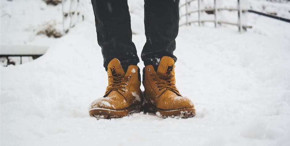 Czym warto się kierować wybierając męskie obuwie zimowe?